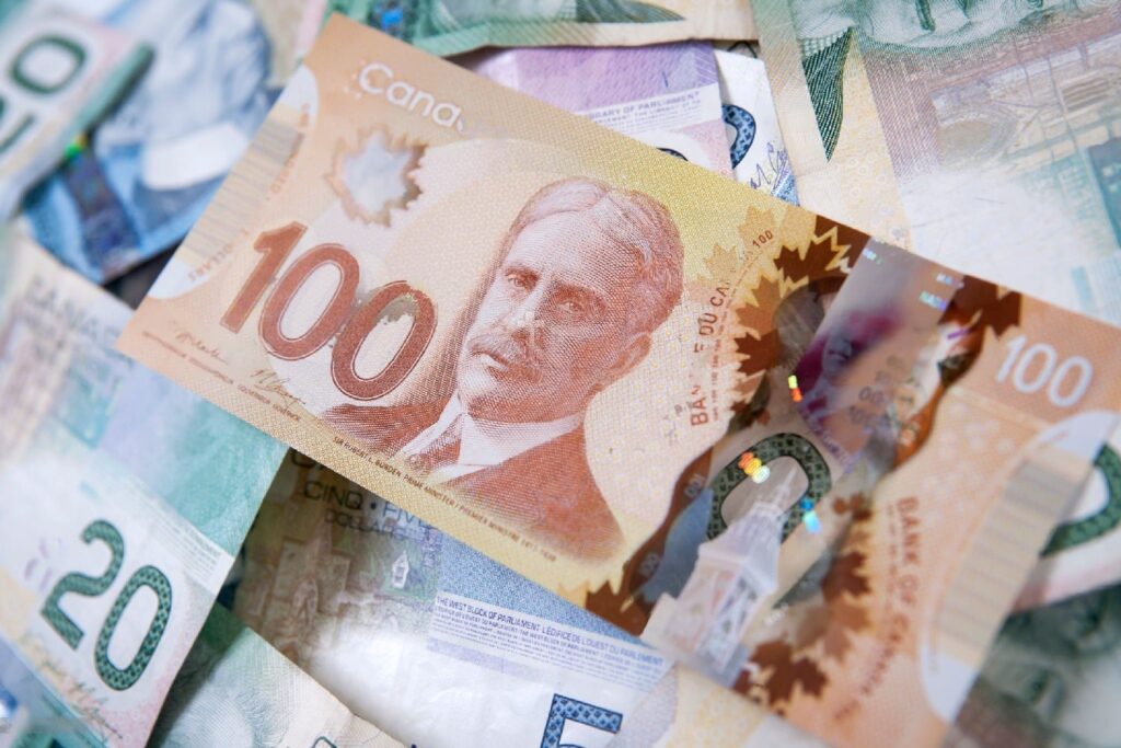 cash flow_of_canadian_dollars